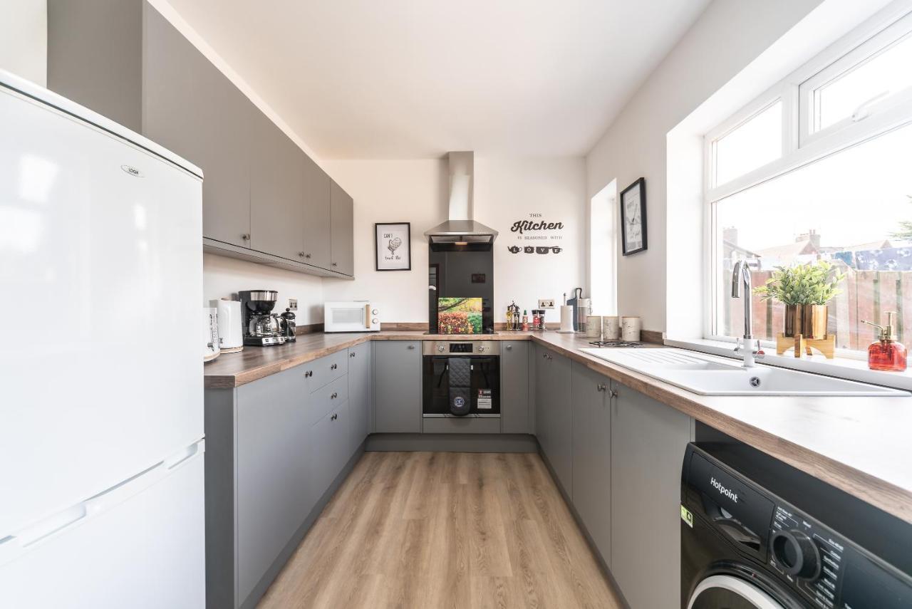 Aseda 4 Bedroom Private Parking, Game Zone -Pool Table, Garden Home Kingston upon Hull Luaran gambar